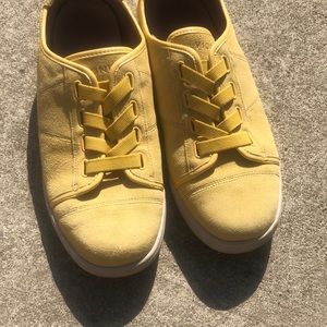 Tom’s Vionic Yellow Suede Sneakers